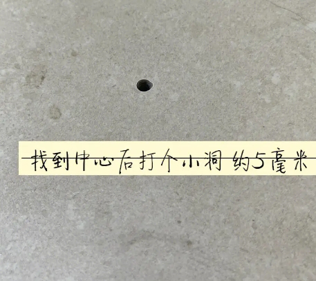 浑源瓷砖空鼓维修公司专业解答在瓷砖铺贴过程中，如果砂料搅拌不均匀，将会带来以下问题